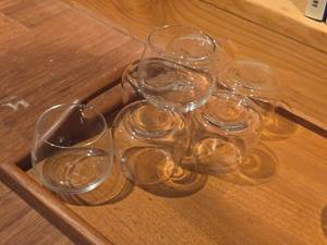 lot 970 image: Vintage SAS logo Etched Glass Cordial Set Scandinavian Airlines Liquor Cups Set of 7