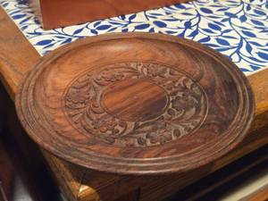 lot 980 image: 8 Intricate Floral pattern Hand Carved High Quality Wood  Dish  Plate