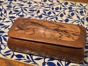 lot 987 image: 7 Handmade Walnut Wood with White Oak Burl Jewely Box with Felt Interior