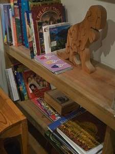 lot 1041 image: Lot of (1 Shelf) - Ocean, Wild Animals, Wizard of Oz, Pop Up Book Hungry Caterer, Ladybird Tales, Books