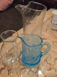 lot 1033 image: Lot of (3) Glass Pitchers 8, 4.5 and 4