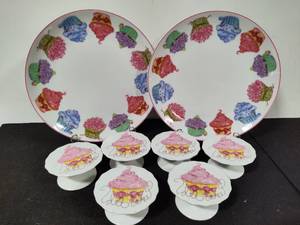 lot 41 image: Rosanna Cupcake Display StandsServing Platters New in Box