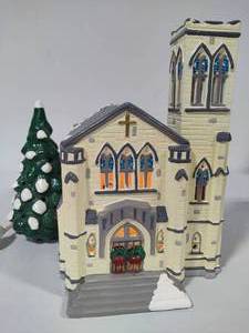 lot 92 image: Department 56 Cathedral Original Snow Village (1987)