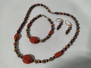 lot 52 image: 14K 120 Carnelian Beaded Necklace, Bracelet & Earring Set