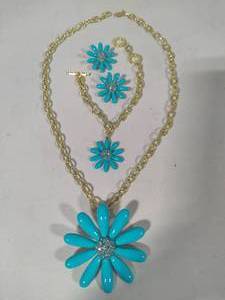 *Rare* Heidi Daus "Flower Power" Necklace/Bracelet/Earring Set