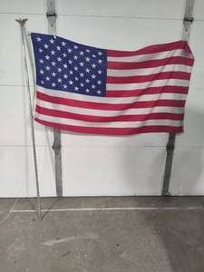 lot 104 image: Large American Flag wPole