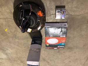 lot 31 image: Lot of Assorted Lighting Various Models and Conditions Customer Returns See  Pictures