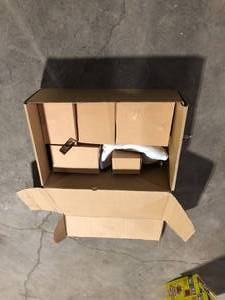 lot 32 image: Faucet Customer Returns See  Pictures