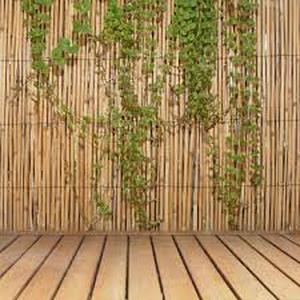 lot 39 image: Backyard X-Scapes 6 ft. H x 16 ft. L Natural Jumbo Reed Bamboo Fencing   Customer Returns See  Pictures