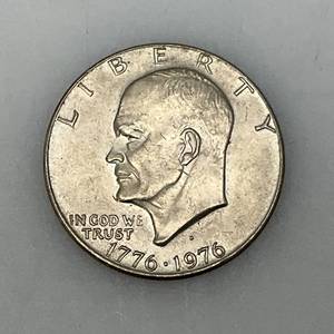 lot 5 image: 1776-1976 Type One Wide Print Bicentennial Eisenhower One Dollar Coin