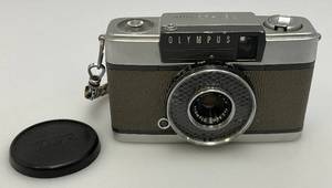 lot 116 image: Vintage Olympus PEN-EE W28cm 3.5 12 Frame Camera