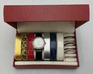 lot 166 image: Vintage Gruen Womens Watch With Changeable Bands And Bezels In Original Box (New Old Stock)