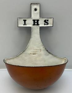 lot 237 image: Heavy Cast Metal Porcelain Lined Holy Water Hanging FontStoupe 9 12 x 12 12