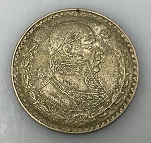 lot 207 image: 1958 Mexico One Silver Peso