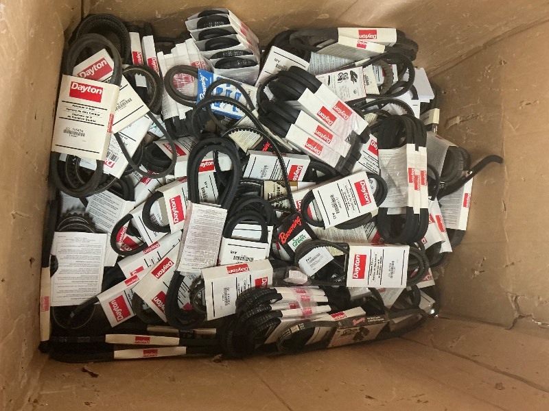 lot 11 image: Random belts, serpentine, fan belt super package