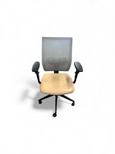 lot 19 image: Haworth Task Chair