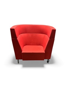 lot 75 image: Herman Miller Eames Lounge Chair wPower Pack