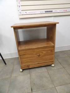 lot 20 image: Microwave Stand, Rolling Cart