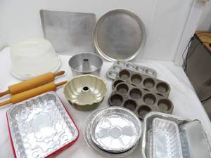 lot 23 image: Kitchenware Lot