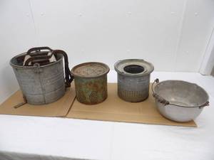 lot 71 image: Vintage Galvanized Mop Bucket, 2 minnow buckets, and 1 aluminum pail
