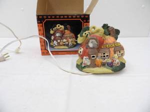 lot 110 image: Vintage Ceramic Lighted Halloween Haunted House Building. Grocery