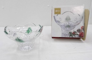lot 116 image: Mikasa Crystal Christmas Night Green Footed Bowl