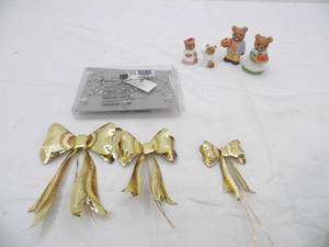 lot 132 image: Home Interior Metal Bows, Vintage Homco Bear Figurines, Candle Jar Accessories