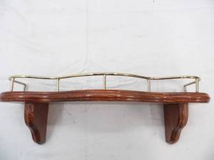 lot 134 image: Home Interiors Wooden Shelf. 16.5