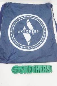lot 233 image: Skechers Bag & Adblock