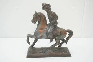 lot 236 image: Antique Buffalo Bill Cody Spelter Sculpture