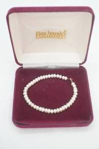 lot 249 image: Jewelry Lot Pear Bracelet w10K Clasp