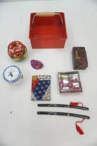 lot 263 image: Vintage Japanese Lot