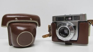 lot 9 image: Nice Condition Vintage ZEISS Ikon Symbolica Film Camera wCase