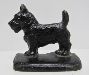 lot 10 image: Vintage 1930s era Cast Iron Scottie Dog Single Bookend - Northern Malleable Iron Company