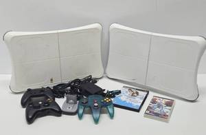 lot 183 image: Estate Lot of Assorted Video Game Items Nintendo etc