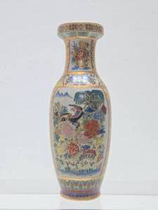 lot 162 image: Vintage Hand Painted Oriental Vase - 12