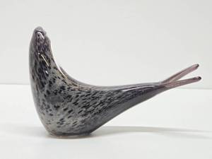 lot 48 image: Vintage Hand Blown Glass Seal Sculpture
