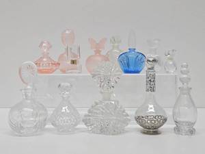 lot 206 image: Collection of Vintage 1930s - 1960s era Deco &amp other Glass Perfume Bottles etc