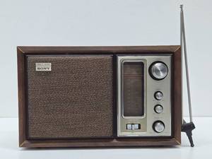 lot 236 image: Nice Condition Retro Vintage SONY Model ICF-9650 Radio