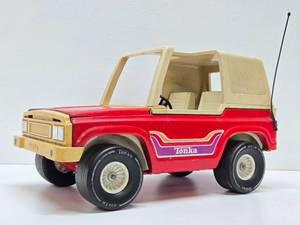 lot 245 image: LARGE Vintage TONKA Red Bronco&nbsp
