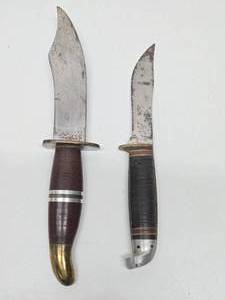 lot 260 image: 2 Old Vintage 1940s era Fixed Blade Knives - One Signed Western