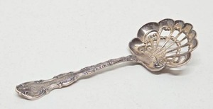 lot 266 image: Ornate Antique Sterling Silver GORHAM Nut or Bon-Bon Spoon