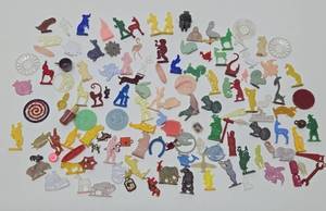 lot 268 image: Collection of Old Vintage Cracker Jack  Cereal Toy Premiums