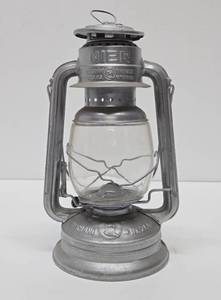 lot 195 image: Nice Estate Collection of Vintage Lanterns #6