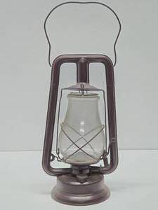 lot 197 image: Nice Estate Collection of Vintage Lanterns #8