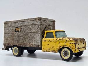 lot 298 image: Large Vintage Nylint HERTZ Pressed Steel Delivery Truck