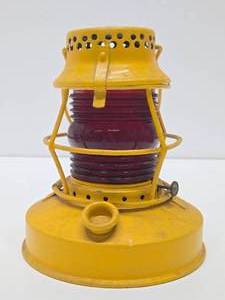 lot 304 image: Nice Estate Collection of Vintage Lanterns #14