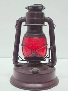 lot 310 image: Nice Estate Collection of Vintage Lanterns #20