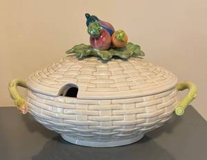 lot 83R image: LL  - Fitz and Floyd Ceramic Soup Tureen