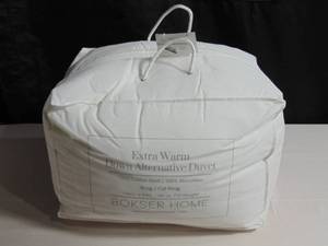 lot 17 image: Extra Warm Premium Down Alternative Duvet Comforter Insert KingCal King BOKSER HOME